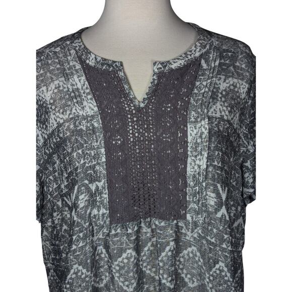 Como Vintage Women's XL Top Gray Aztec Print Short Sleeve Split Neck Lace - Picture 2 of 9